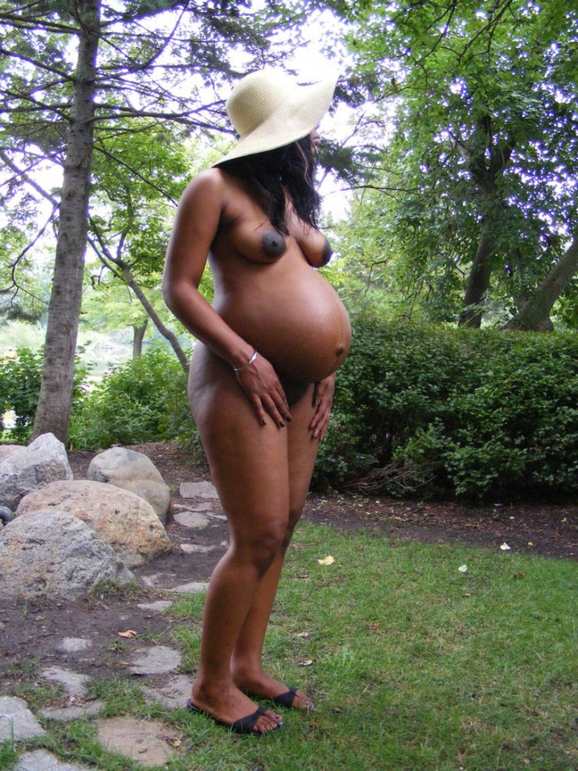 Naked pregnant black women private