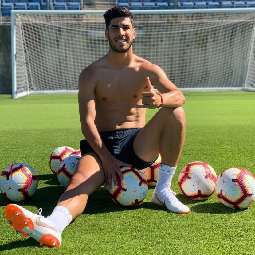 Pitch with laptop