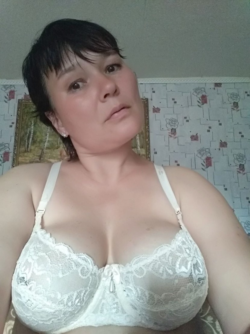 Fat Russian mature naked