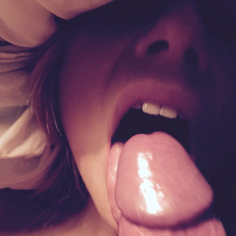 Cunnilingus close -up