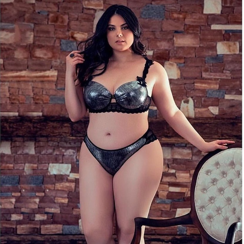 Thick girls in linen