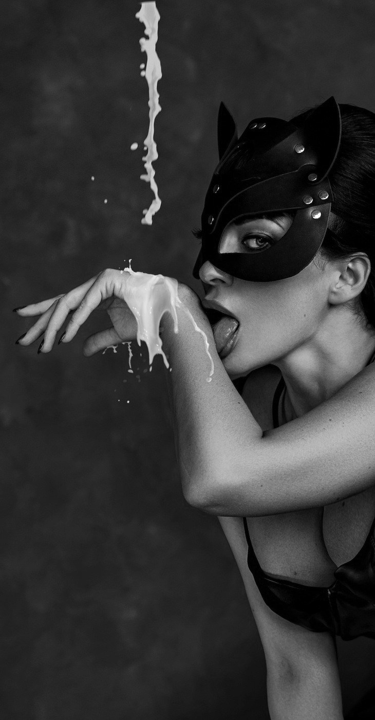 Girl in a mask cumshot