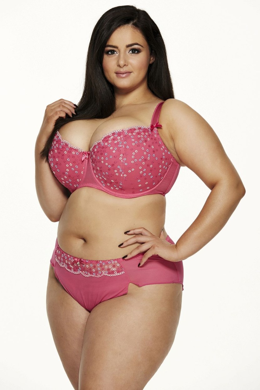 Bbw in swimsuits on the beach