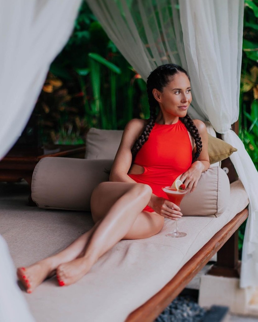 Ilana Yuryeva legs Ural dumplings