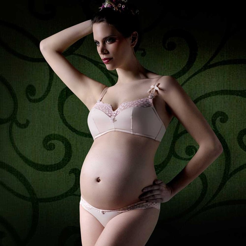 Naked pregnant beauties