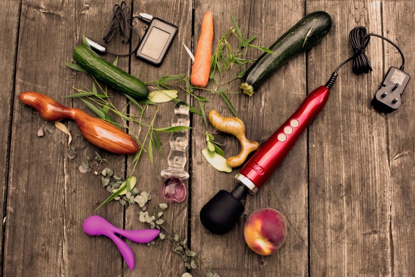 Teen Transparent Dildo Anal Webcam White Shirt