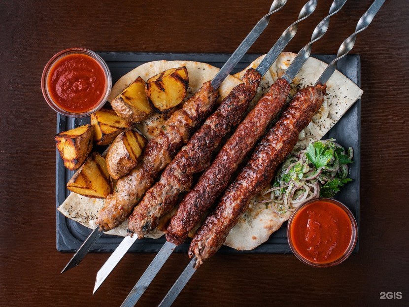 Restaurant with naked waitresses