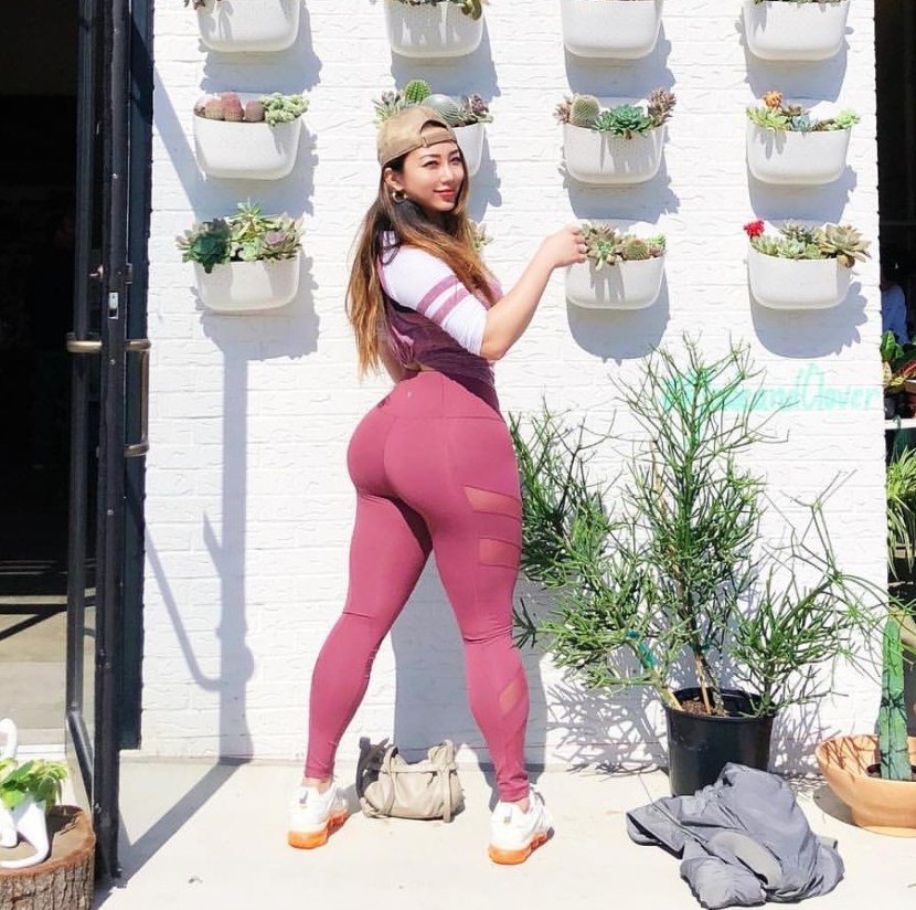 Lauren Alexis in Losyn