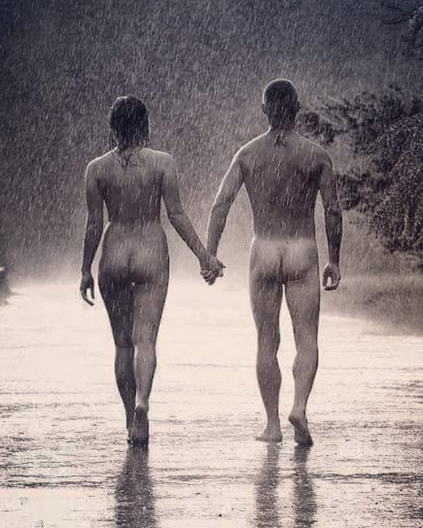 The blonde was exposed in public