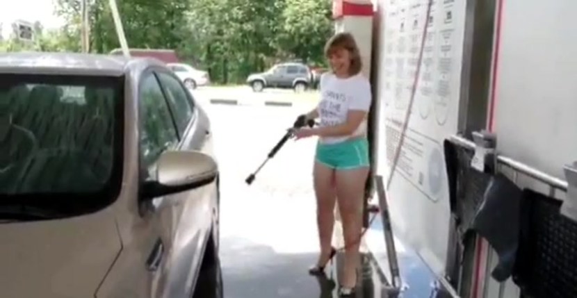 Exhibitionist Oksana Shai