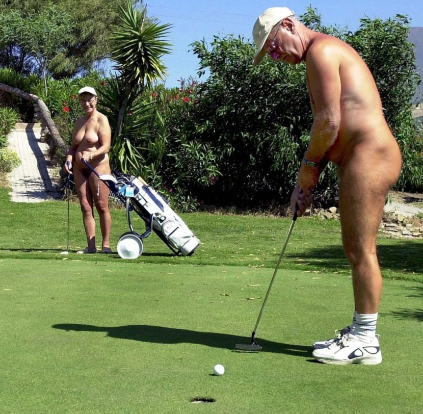 Naked girls play golf