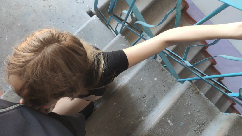 Anal plug with a leash