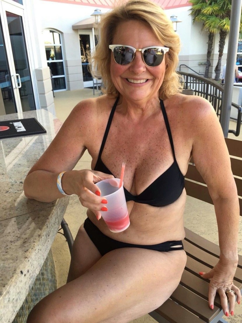 Old women in bikini amateur