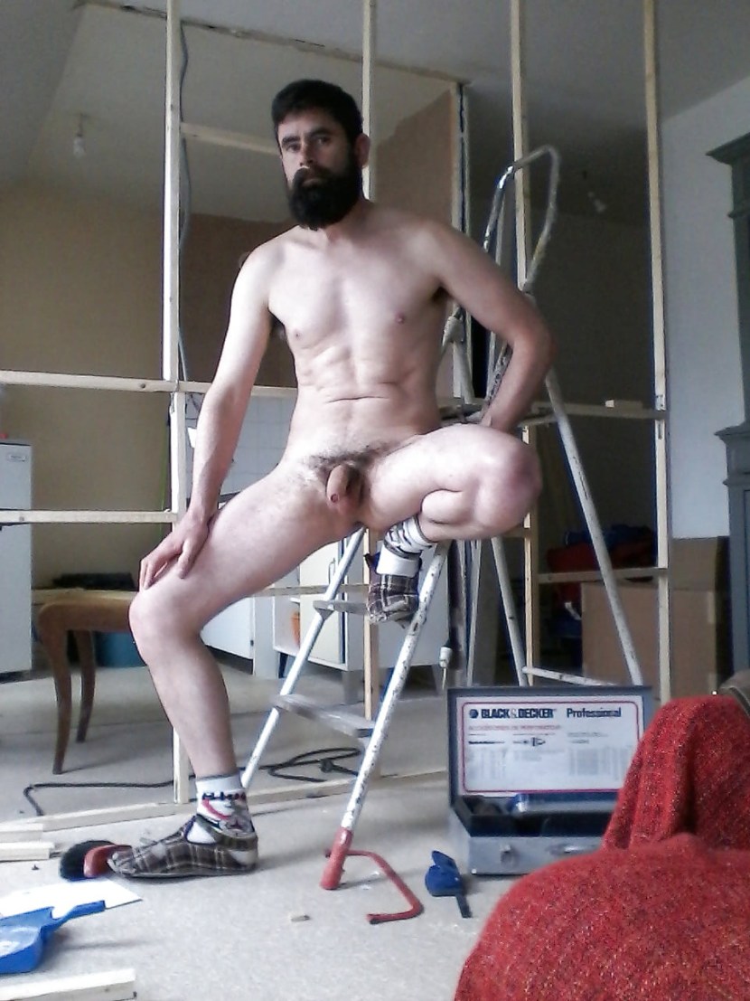 Guys fuck in the gym