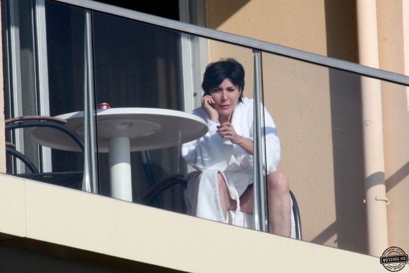 Frauds without panties