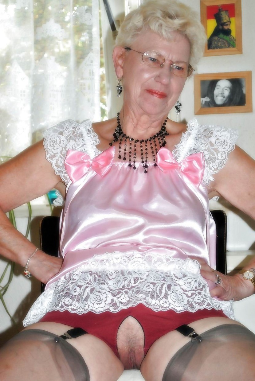 Naked old women in panties