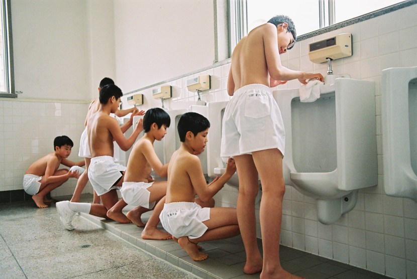 Lucy Pinder Housekeeper