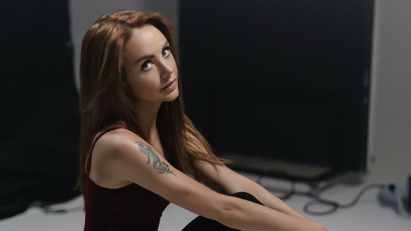 Singer Maxim with daughters 2020