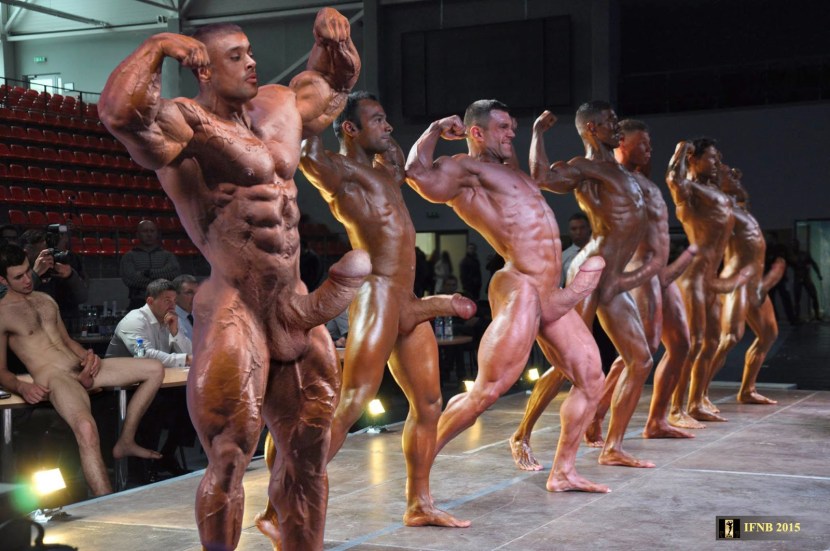 Huge crowd of naked women