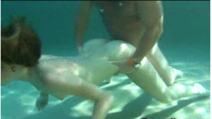 Underwater Sex with Big White Bubble Butt Italian