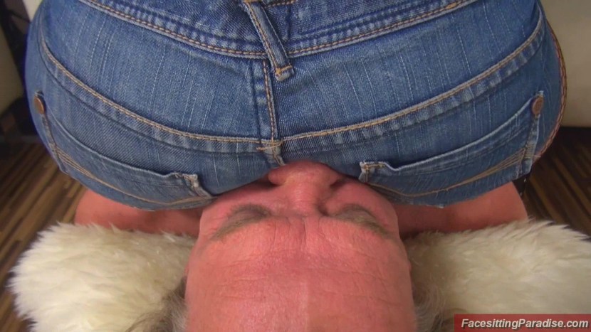 Lexi Luna Feyssitting