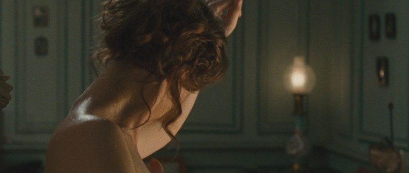 Vera Farmiga Scene of violence