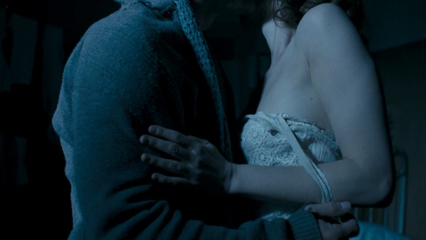 Vera Farmiga in linen