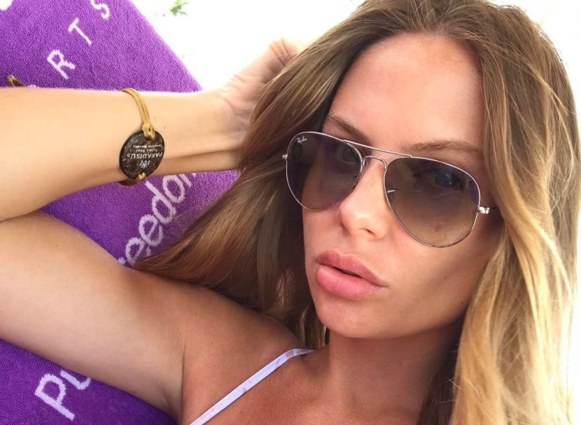 Erotic selfies of girls