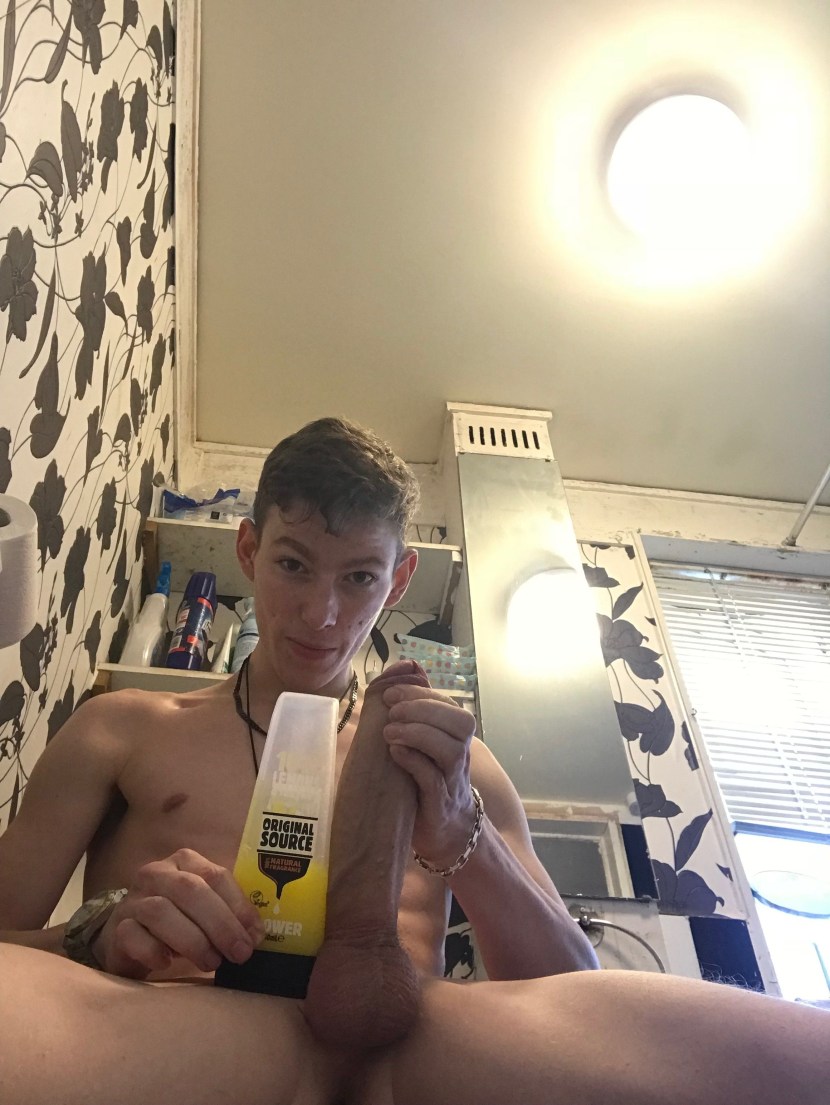 Felix Jones naked porn actor