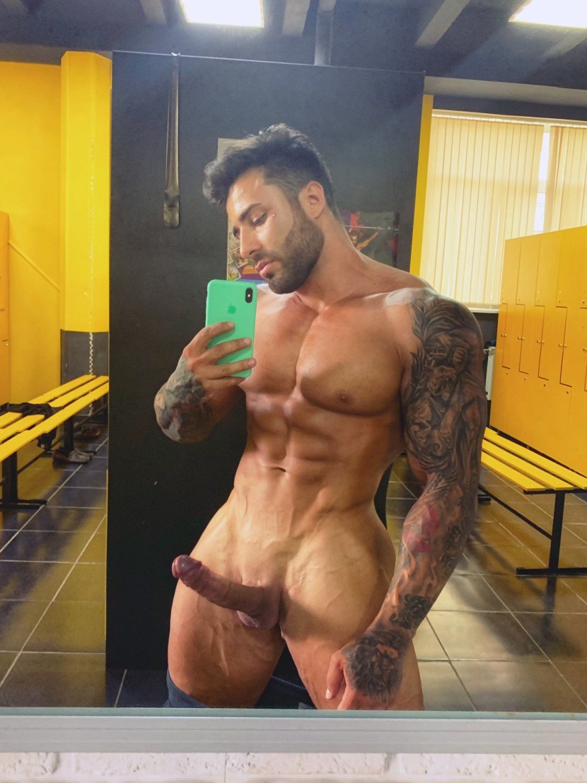 Maxim Barmin model naked