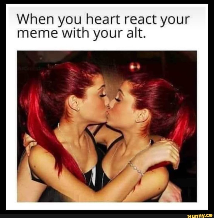Ariana Grande lesbian