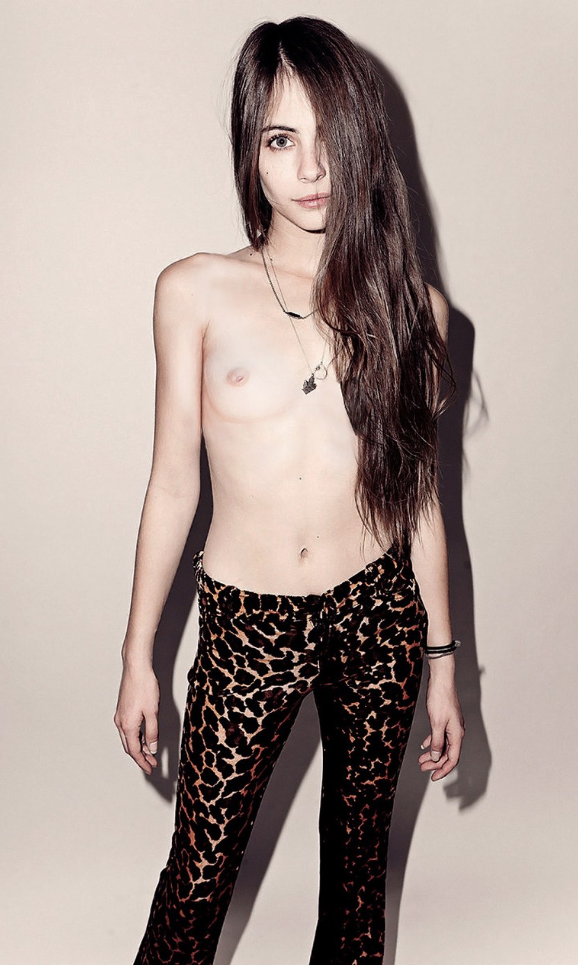 Naked Willa Holland Vagina