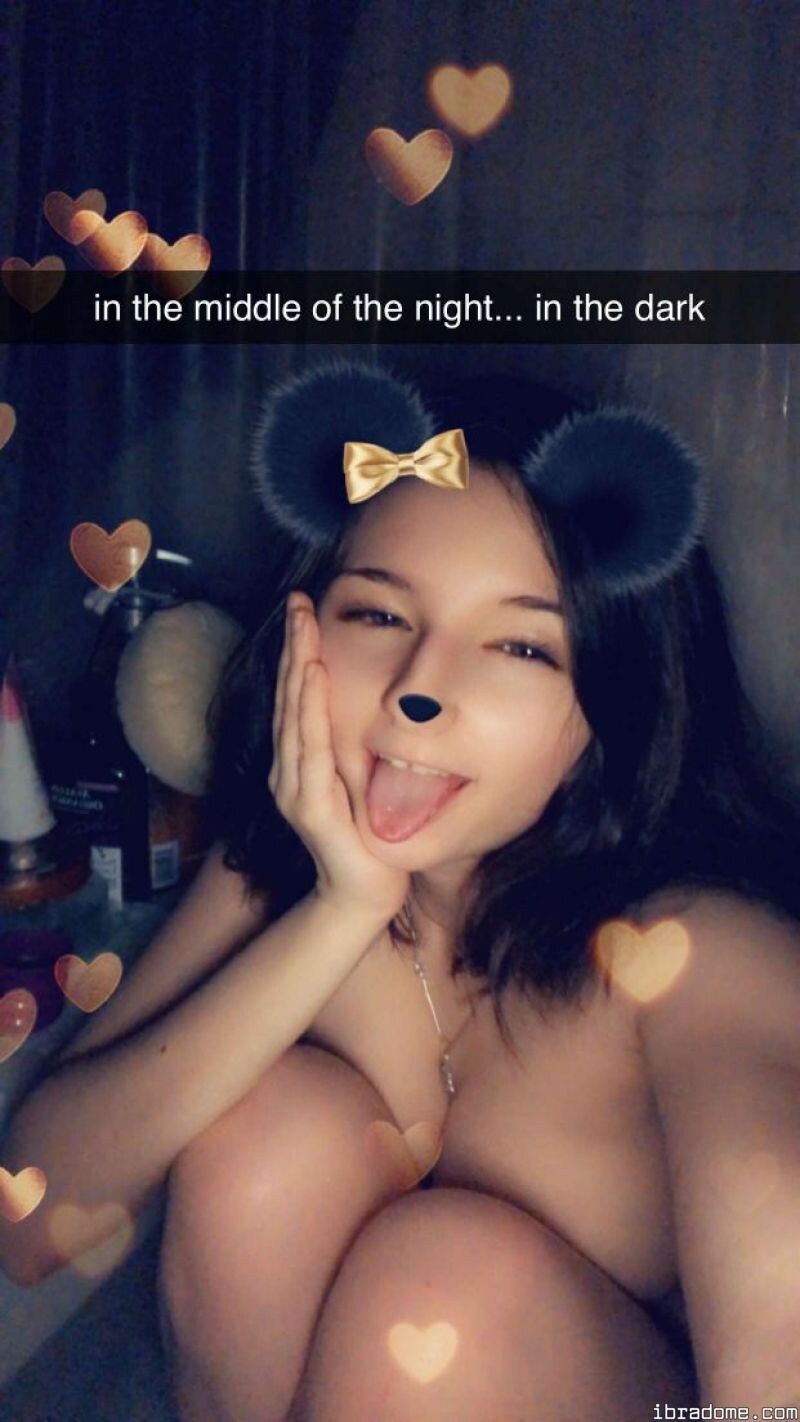 Dilrab Dilmurat is naked