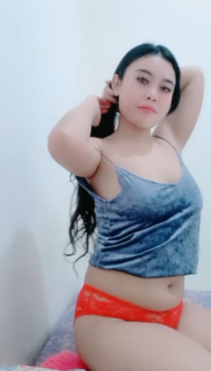 Christina Asmus legs