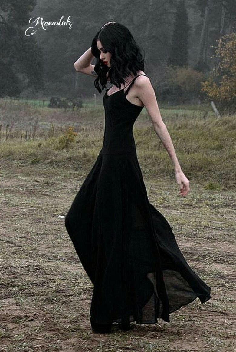 Photoshoot Witch Brunette