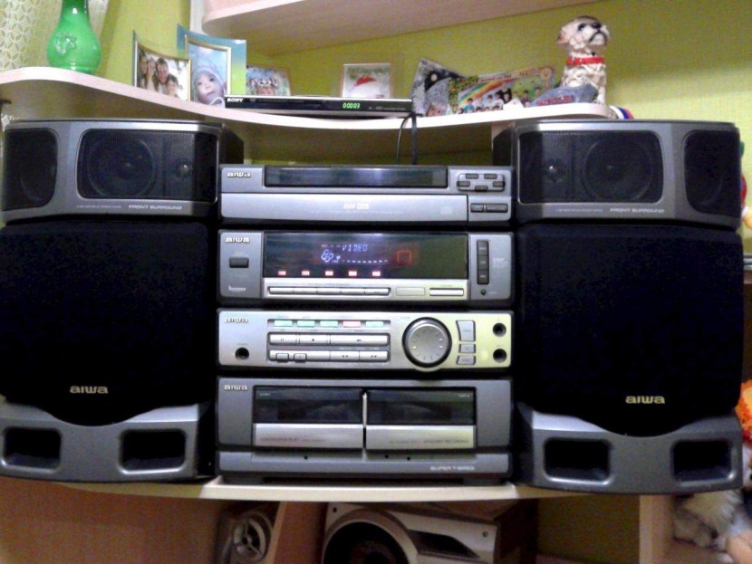 AIWA ZR600