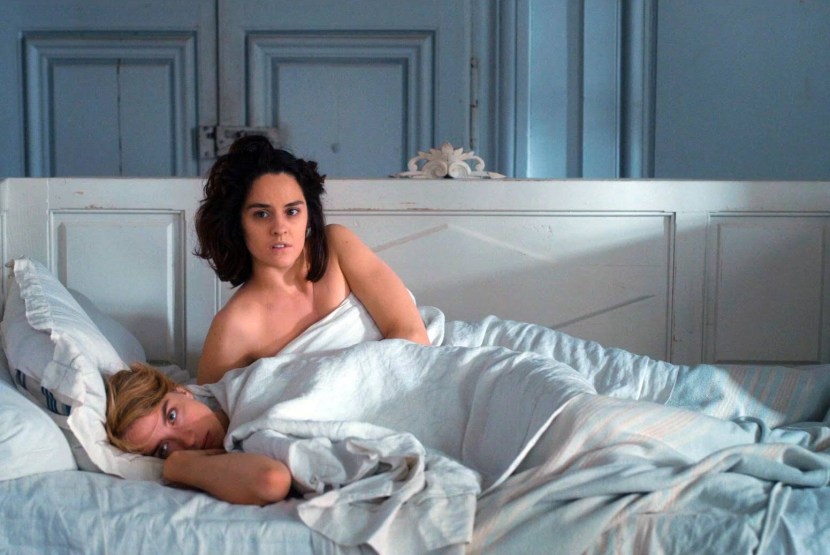 Simal of the life of a girl