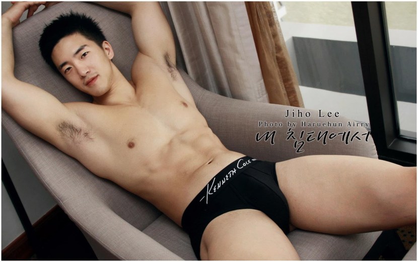 Naked Chinese men