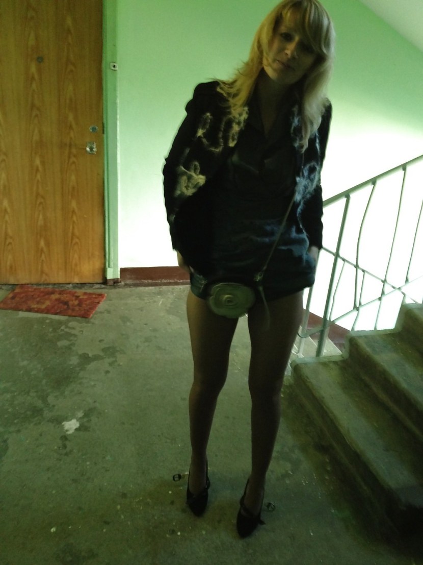 Wife sucked in the bathroom