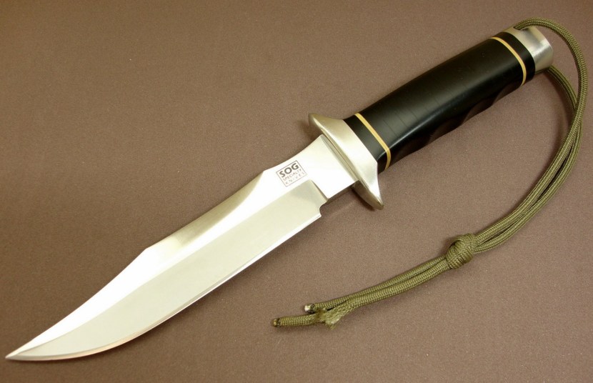 Bowie knife pure water