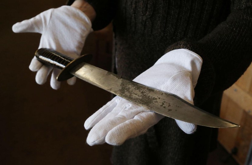 American hunting boui knives