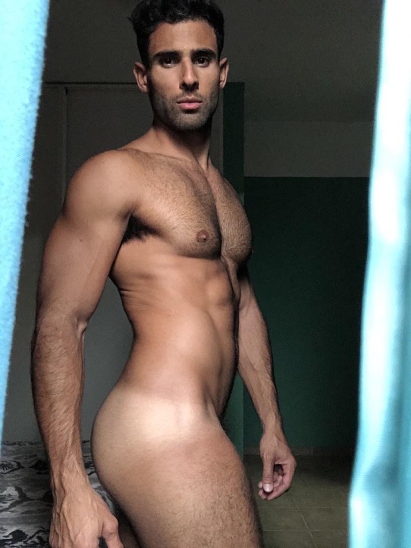Naked Pablo Hernandez by Mark Henderson