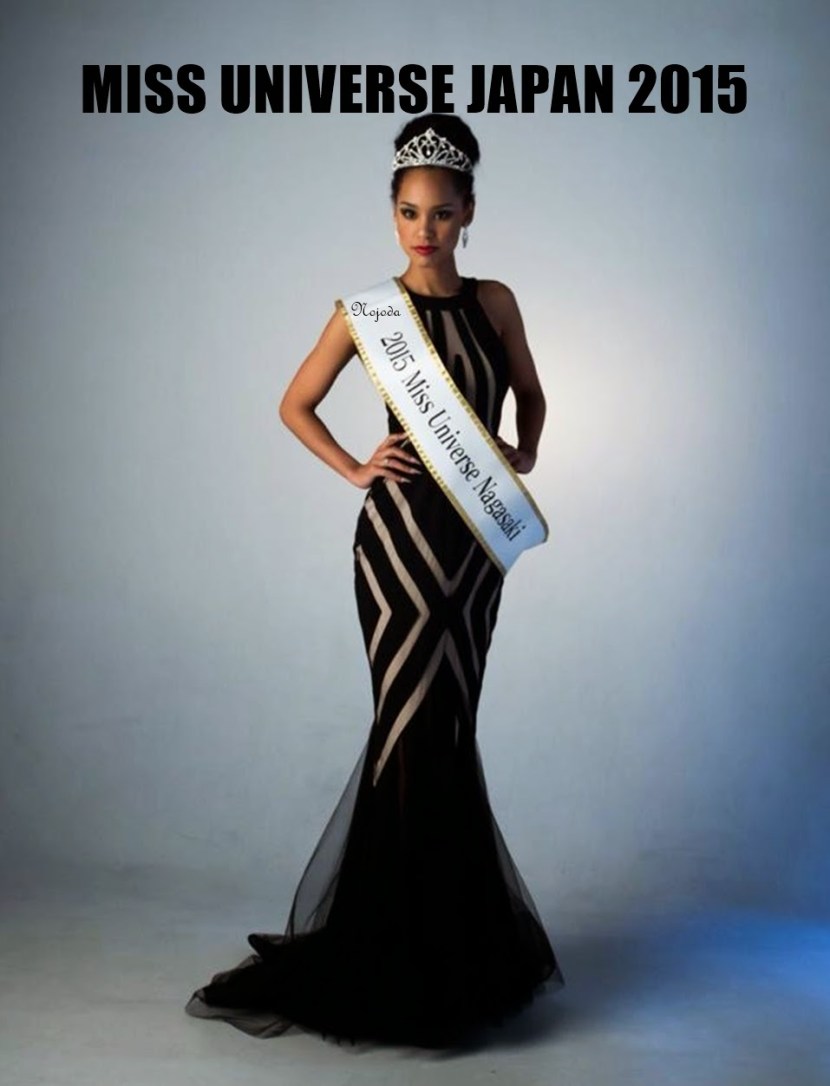 Chinese girls on the beach