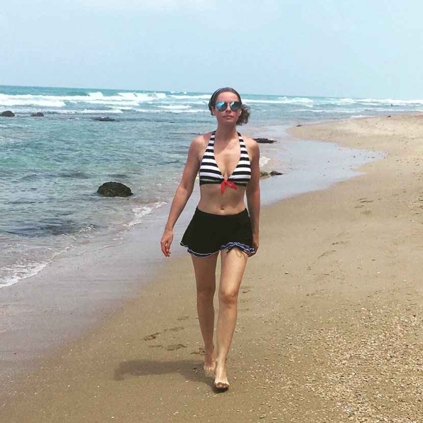 Girls with extended legs Asia BDSM