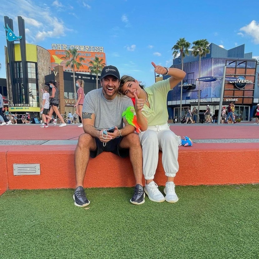 Naked actress Kelly Ernandes