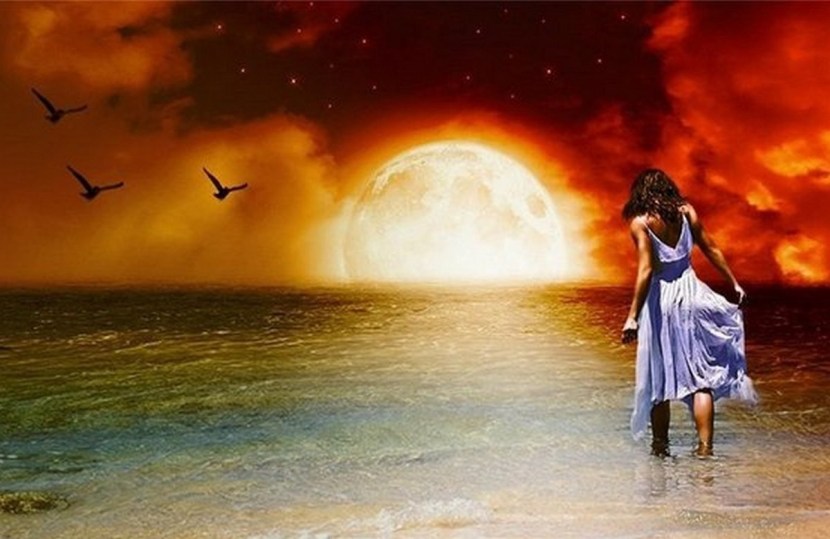 Alba Flores and Ursula Korbero