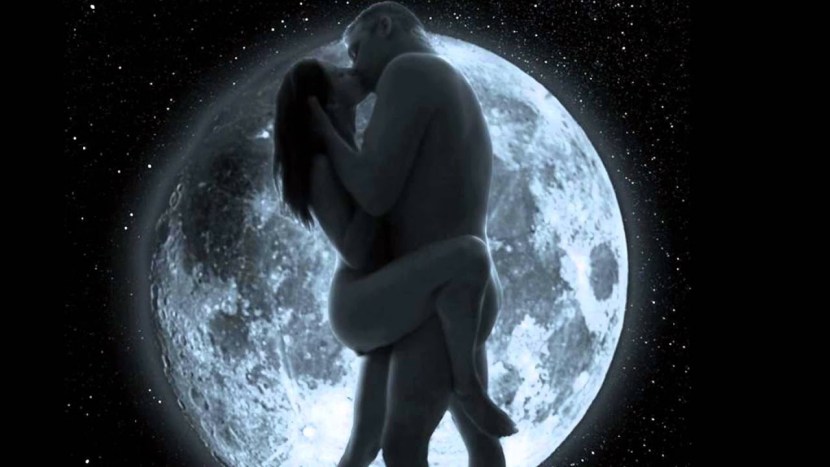 Lovers under the moon