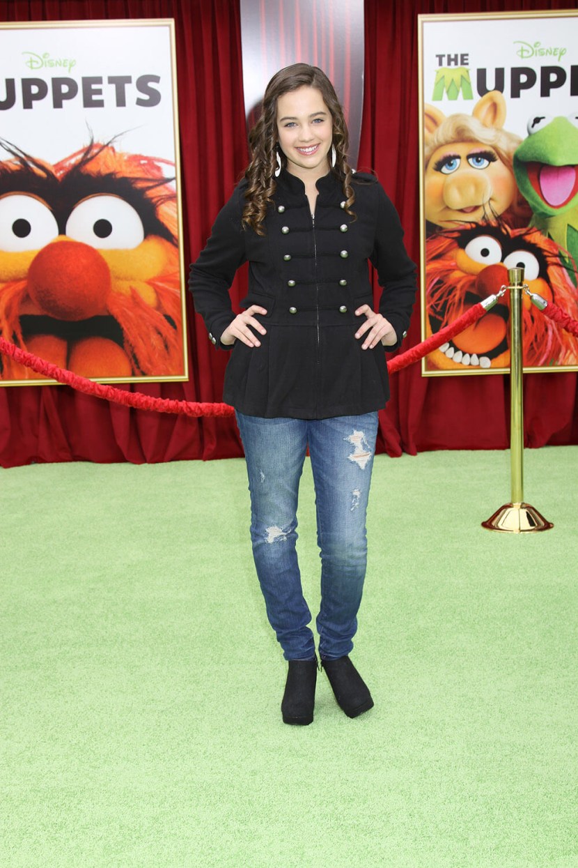 Mary Mouser Personal Life