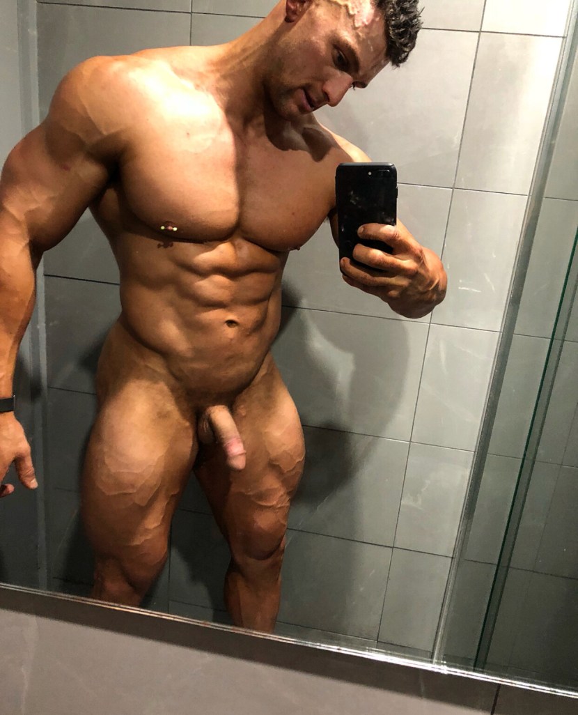 NATH WYLD men's striptease