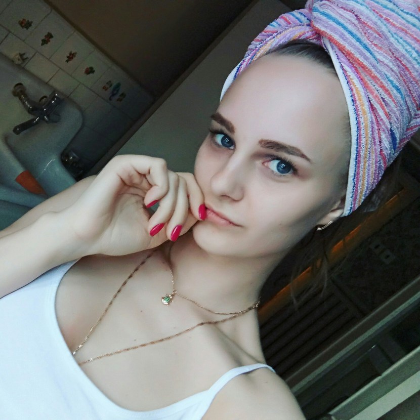 Alena Omovich in heels